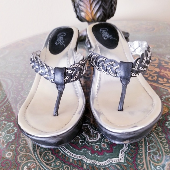 Carlos Santana Glitzy Platform Thong Sandals - Picture 6 of 6